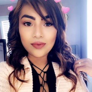 Meet your Posher, Ana